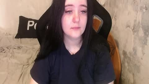 your_8a8y online show from April 4, 5:49 am