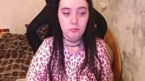 your_8a8y online show from June 2, 3:47 pm