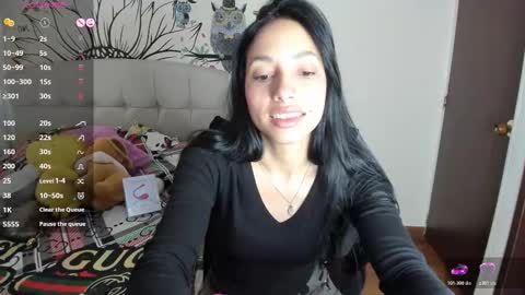 Snapshot of your_beck chatting on November 18, 7:29 pm mia3 online show from November 18, 7:29 pm