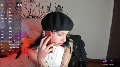 Snapshot of your_beck chatting on November 19, 8:20 pm mia3 online show from November 19, 8:20 pm