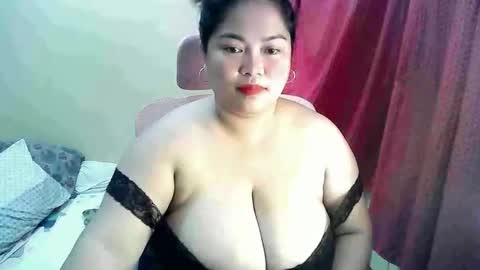 Snapshot of your_big_boobs chatting on September 22, 12:12 am your_big_boobs online show from September 22, 12:12 am