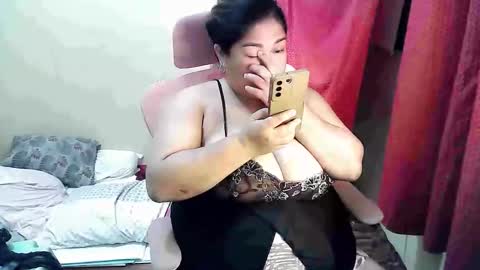 Snapshot of your_big_boobs chatting on September 22, 12:18 pm your_big_boobs online show from September 22, 12:18 pm