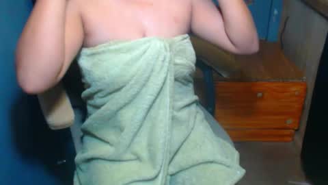 Snapshot of your_bootybabe chatting on October 19, 3:40 am your_bootybabe online show from October 19, 3:40 am