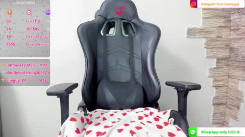 Snapshot of your_bunnygirl chatting on February 15, 7:28 pm Gigi online show from February 15, 7:28 pm