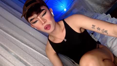 Snapshot of your_dimplecummer chatting on February 19, 5:16 pm CALL ME DIMPLE STAR xx online show from February 19, 5:16 pm