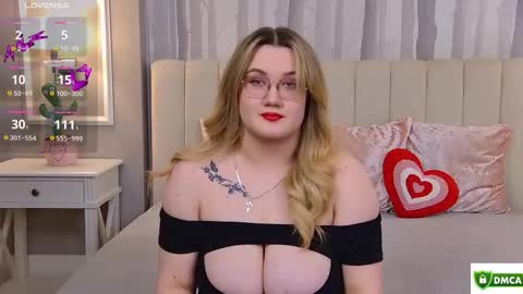 Nancy online show from November 25, 1:22 pm