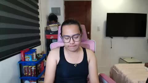 your_dreamgirlxxx69 online show from March 9, 12:31 pm