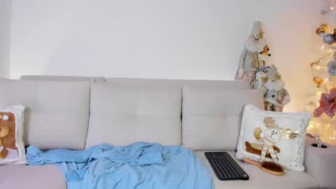 Eliza online show from December 13, 12:09 am