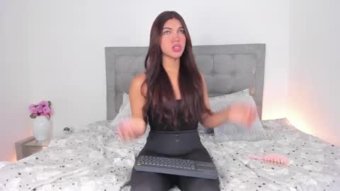 Eliza online show from January 28, 2:11 am