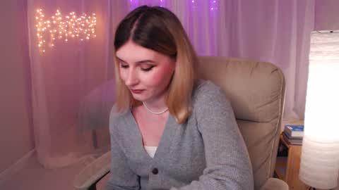 Freya online show from December 28, 6:08 pm