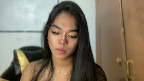 Snapshot of your_goddess_ayesha chatting on July 1, 7:24 pm your_goddess_ayesha online show from July 1, 7:24 pm