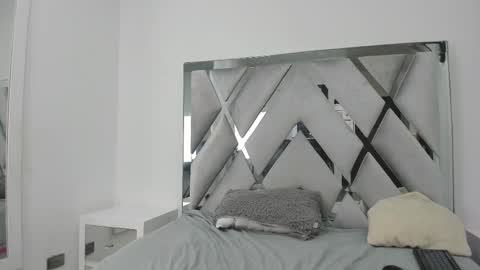 Snapshot of your_lady_milf chatting on February 3, 2:45 pm your_lady_milf online show from February 3, 2:45 pm