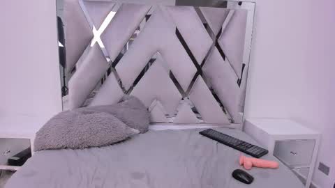 Snapshot of your_lady_milf chatting on March 6, 3:45 pm your_lady_milf online show from March 6, 3:45 pm