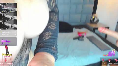 Snapshot of your_lady_milf chatting on November 22, 10:09 pm your_lady_milf online show from November 22, 10:09 pm