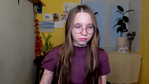 Snapshot of your_leslie chatting on December 7, 3:30 pm Leslie online show from December 7, 3:30 pm