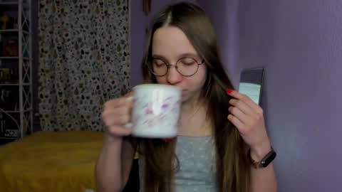 Snapshot of your_leslie chatting on March 2, 9:01 pm Leslie online show from March 2, 9:01 pm