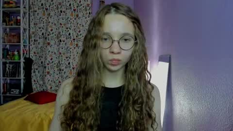 Snapshot of your_leslie chatting on October 18, 10:21 pm Leslie online show from October 18, 10:21 pm