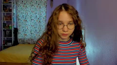 Snapshot of your_leslie chatting on November 1, 10:50 am Leslie online show from November 1, 10:50 am