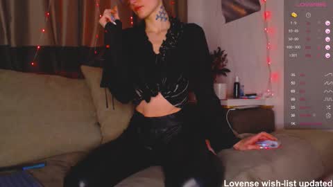 Snapshot of your_lionheart chatting on September 25, 7:17 pm your_lionheart online show from September 25, 7:17 pm