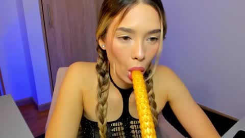 your_little_ online show from February 19, 9:50 am