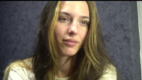 Meri  online show from December 4, 9:01 pm