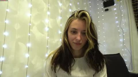 Meri  online show from April 14, 8:04 pm