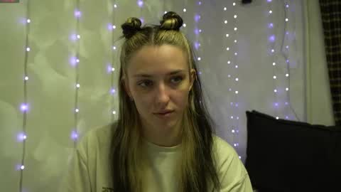 Meri  online show from April 21, 8:12 pm