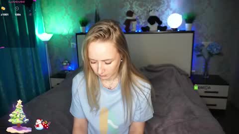 Snapshot of your_marimary chatting on December 19, 9:00 pm Mary online show from December 19, 9:00 pm