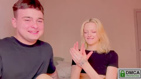 your_molly_mark online show from April 20, 7:59 pm