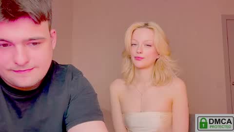 your_molly_mark online show from April 22, 8:54 pm