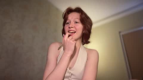 Snapshot of your_moonlight_ chatting on May 6, 12:32 pm Mia online show from May 6, 12:32 pm