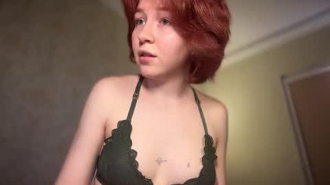 Snapshot of your_moonlight_ chatting on May 19, 1:50 pm Mia online show from May 19, 1:50 pm