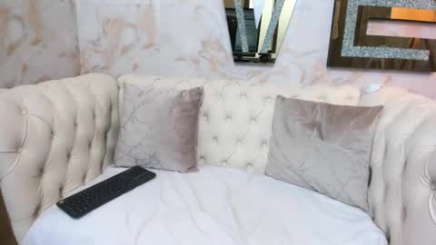 Evelin  online show from November 6, 8:10 pm