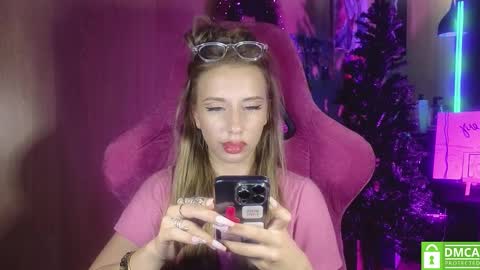 Snapshot of your_psychologist chatting on December 5, 1:38 pm Alice  online show from December 5, 1:38 pm