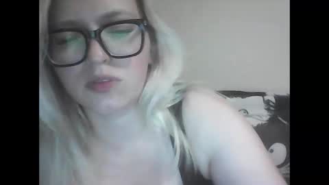 Snapshot of your_sinful_soul chatting on June 2, 5:48 pm Roxy online show from June 2, 5:48 pm