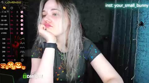 Snapshot of your_small_bunny chatting on October 27, 2:04 am Molly online show from October 27, 2:04 am