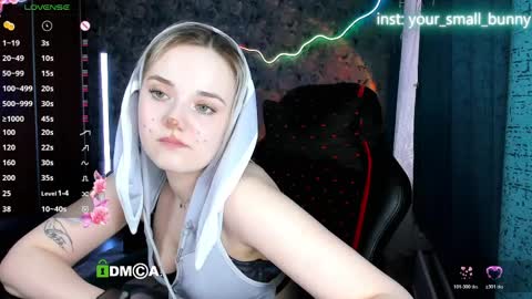 Molly online show from April 6, 4:46 am