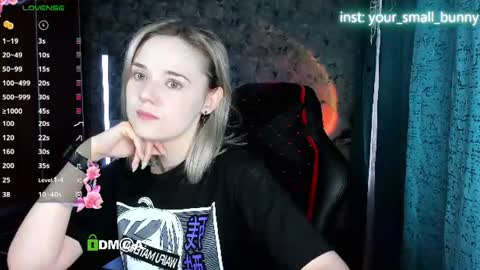 Snapshot of your_small_bunny chatting on July 7, 2:03 am Molly online show from July 7, 2:03 am