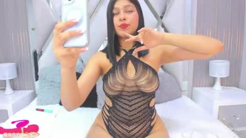 Snapshot of your_sweet_zoe chatting on May 5, 3:14 am Zoe online show from May 5, 3:14 am