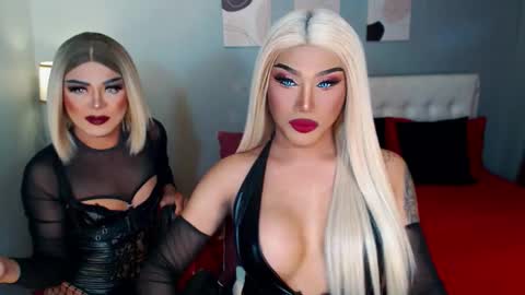 Snapshot of your_truly_goddess143 chatting on November 16, 7:14 am TRICXIEBELLE online show from November 16, 7:14 am