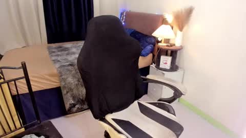 yourasian_bradley online show from February 26, 2:57 pm