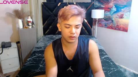 yourasian_bradley online show from October 28, 6:32 pm