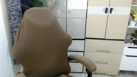 yourasian_eric online show from February 20, 8:09 pm