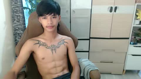 yourasian_eric online show from April 11, 6:07 am