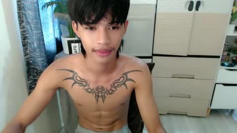 yourasian_eric online show from April 25, 7:55 am