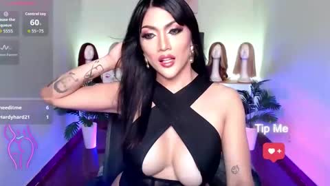 Snapshot of yourasiangoddess69 chatting on October 22, 11:54 am Goddess online show from October 22, 11:54 am