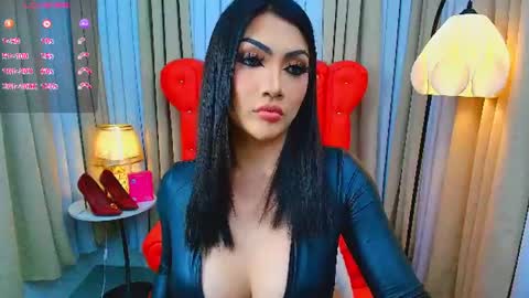 Snapshot of yourasiangoddess69 chatting on June 11, 11:41 am Goddess online show from June 11, 11:41 am
