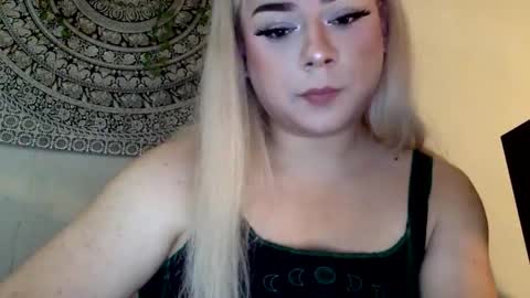 Snapshot of yourbabya chatting on December 22, 7:21 pm Alexandria online show from December 22, 7:21 pm