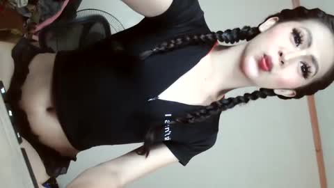 Snapshot of yourbabyriana chatting on January 5, 6:13 am Angel online show from January 5, 6:13 am