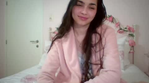 yourbella37 online show from May 12, 8:28 pm
